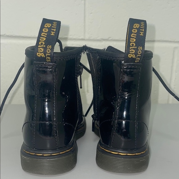 Dr. Martens Black toddler Boots - Picture 2 of 6
